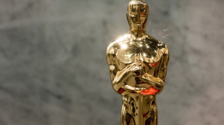 La ceremonia de entrega de la 97ª edición de los Premios Oscar ha resuelto la duda de millones de cinéfilos alrededor. La Academia de Cine de Hollywood acaba de anunciar cuáles son las grandes triunfadoras de entre todas las películas estrenados en Estados Unidos a lo largo de 2024.