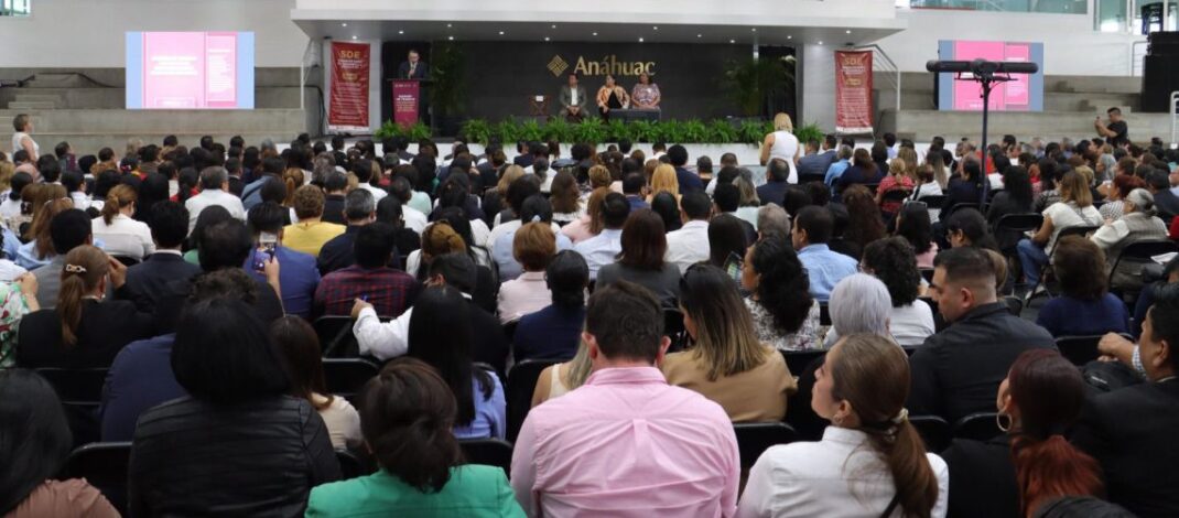 Se reúne SEV con más de 1,500 representantes de escuelas particulares
