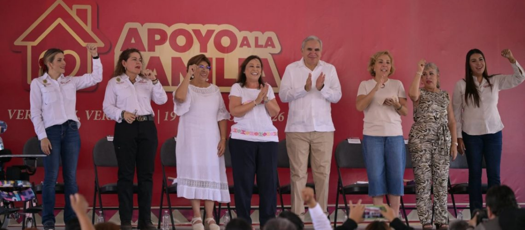 Entrega Gobierno de Veracruz 5 mil 580 apoyos funcionales y a la familia