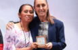 Docente de educación indígena de Veracruz recibe Medalla Maestro Manuel Altamirano