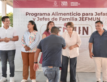 Cumple Ayuntamiento de Veracruz meta de 10 mil familias beneficiadas en la primera etapa del programa JEFMUN