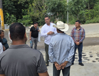 Juan Pablo Becerra Hernández, alcalde de Altotonga cumple con su palabra entregando más obra social