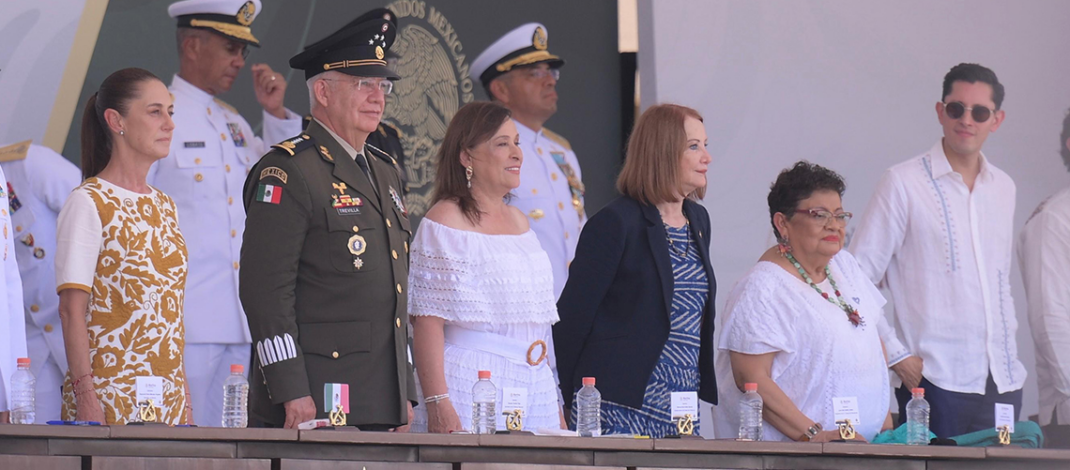 Acompaña Rocío Nahle a la presidenta Claudia Sheinbaum en graduación de cadetes navales