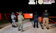 FGR y Marina aseguran una avioneta, hidrocarburo, armas y numerario durante cateo en Champotón, Campeche