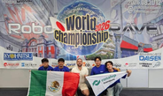 Mario Delgado y Rodrigo Rojas felicitan a estudiantes del CONALEP por ganar en Japón el campeonato mundial de robótica