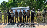Autoridades federales detienen a ocho presuntos infractores de la ley y aseguran armamento en Sinaloa