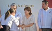 Refrenda Rosa María compromiso con la educación, en el regreso a clases de más de 150 mil estudiantes en la ciudad de Veracruz