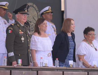 Acompaña Rocío Nahle a la presidenta Claudia Sheinbaum en graduación de cadetes navales