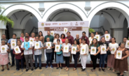 Garantiza Rosa María patrimonio de familias en colonias de Veracruz con entrega de escrituras