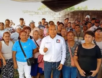 En gira de trabajo por Ixhuatlancillo, el lider del Partido Cardenista, Antonio Luna Andrade, dialoga con las bases y resalta la urgencia de continuar «duro pa’ delante»