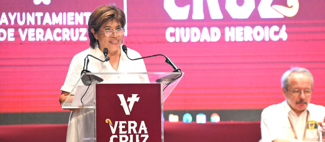 Reitera Rosa María compromiso con el fortalecimiento de los Cuerpos de Bomberos