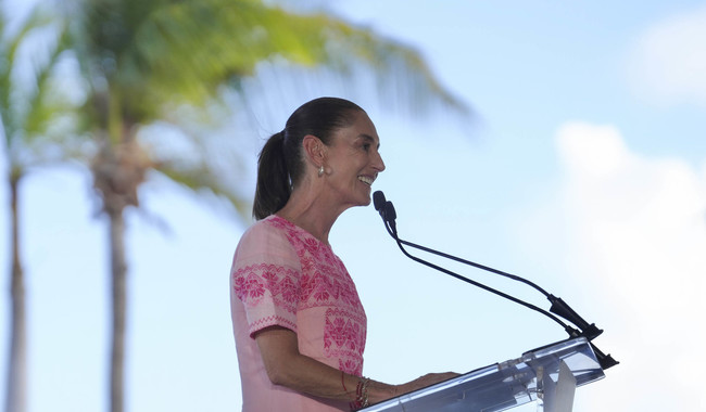 Somos uno mismo, gobierno y pueblo unido jamás será vencido: presidenta; en Q. Roo 486 mil 167 personas reciben Programas para el Bienestar