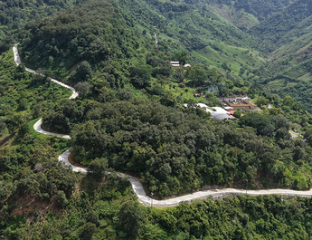Cumple Rocío Nahle con la Huasteca; inaugura tramo en Huayacocotla – Zontecomatlán