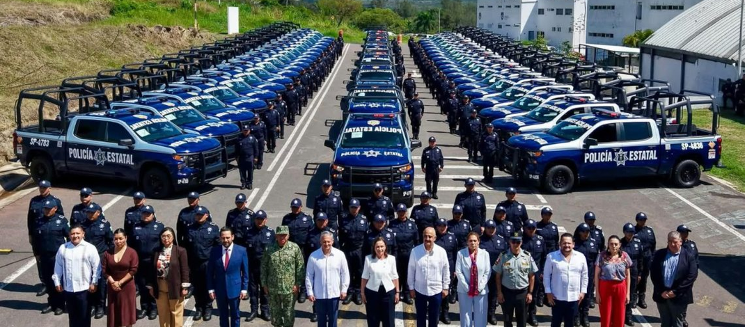Entrega gobernadora Rocío Nahle patrullas y equipamiento a SSP por más de 180 mdp 