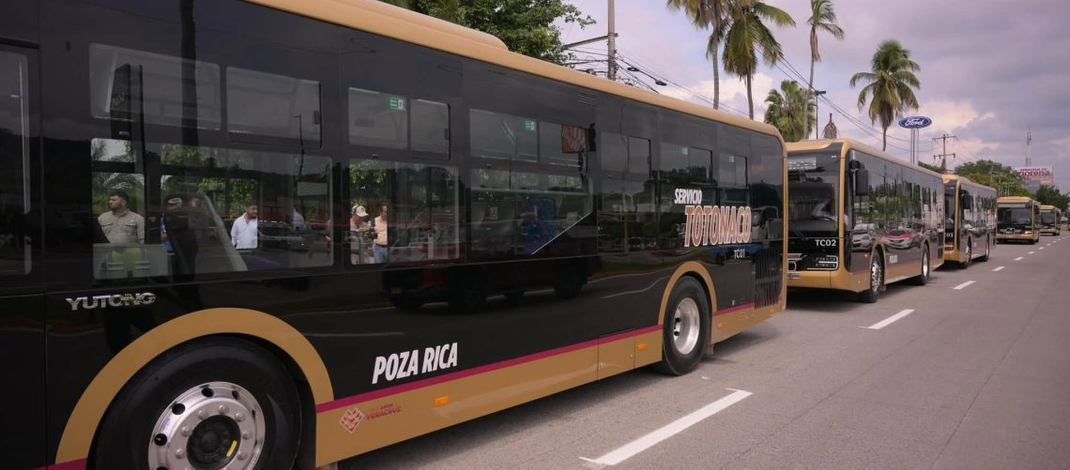 Inaugura Rocío Nahle servicio Totonaco con 40 autobuses en Poza Rica