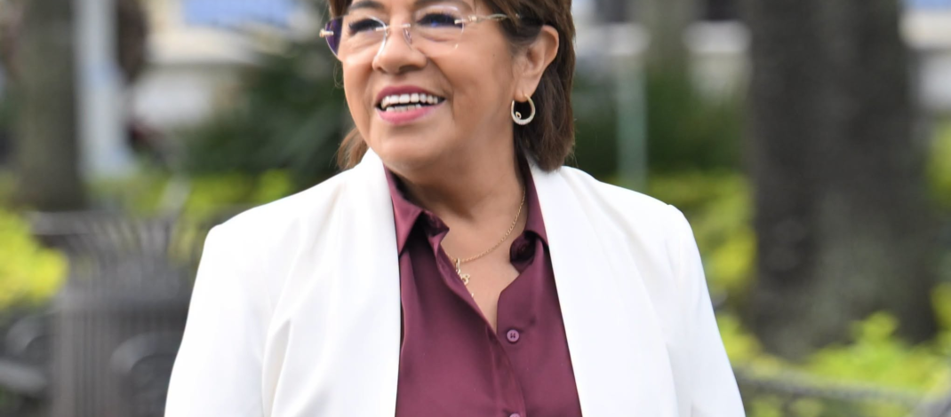 Otorgan a Rosa María premio internacional por su política de bienestar alimentario