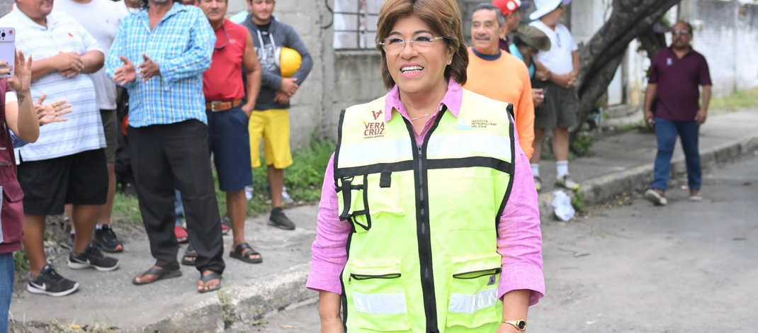 Supervisa Rosa María limpieza de la Laguna de Lagartos, que permitirá mejorar el flujo del agua de lluvia