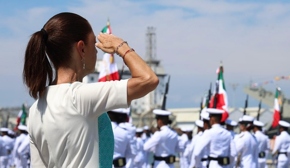 Gracias por defender nuestra soberanía: presidenta en el 205 Aniversario de la Armada de México y a 202 años de la Constitución de 1824